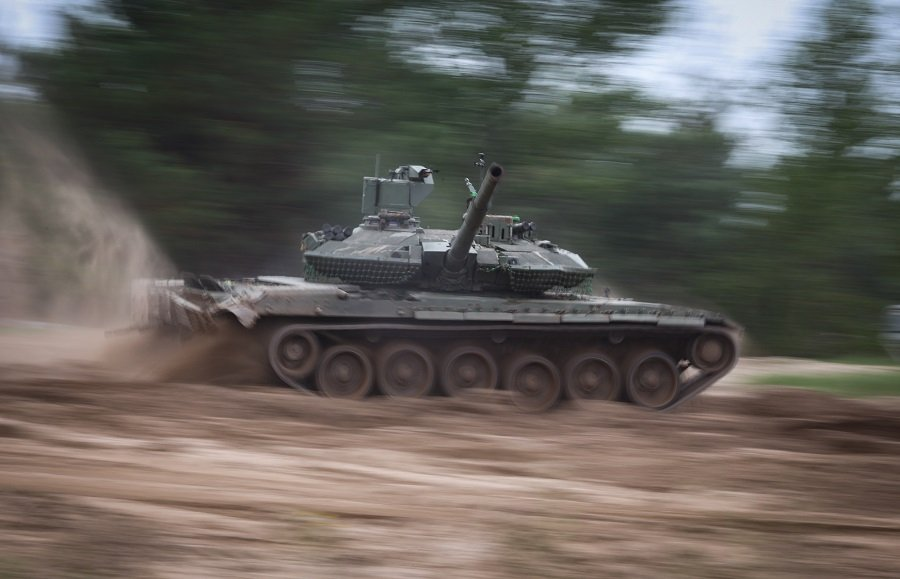 Танк Т-90М "Прорыв" на одном из полигонов в зоне проведения специальной военной операции - Фото: Станислав Красильников/ТАСС