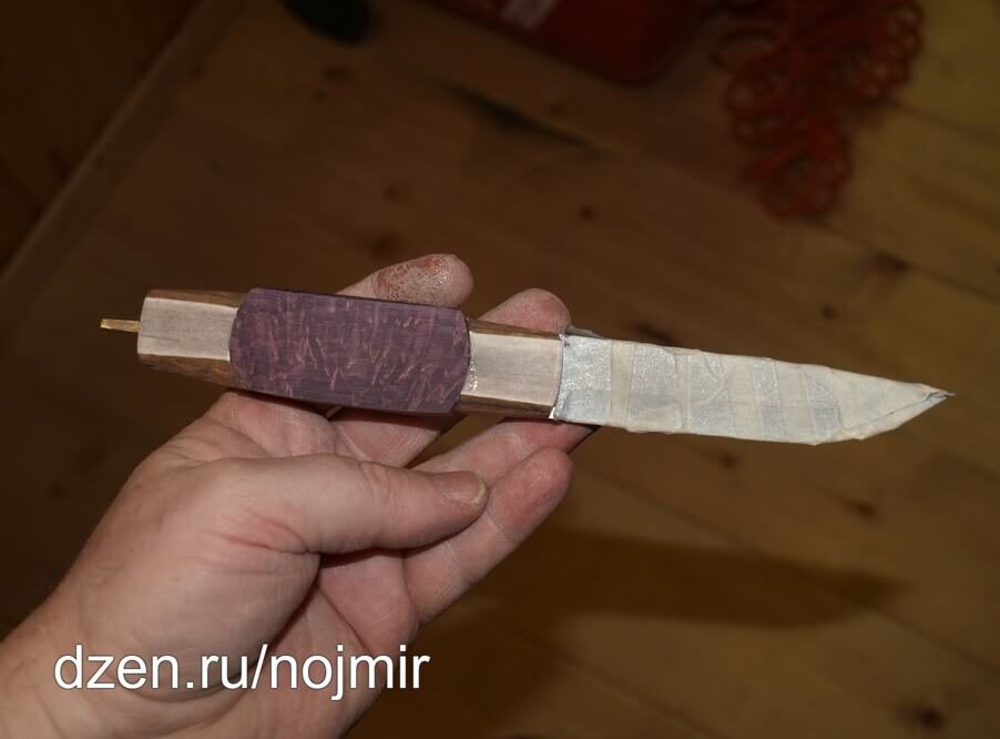 Вырезаем деревянную рукоятку меча с вторсырье-м.рф