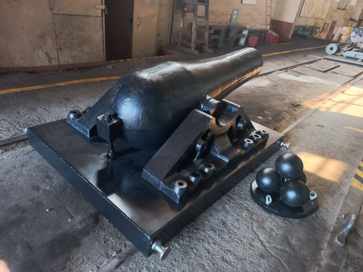 Копия пермской царь-пушки перед отправкой на выставку. Фото пресс-службы Мотовилихинских заводов