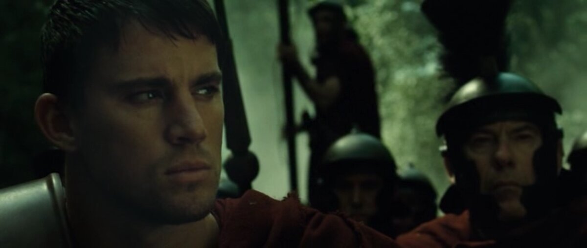 честно сказать - я полфильма путал Ченнига Татума с Тоби Кеббелом - уж очень типажи похожие