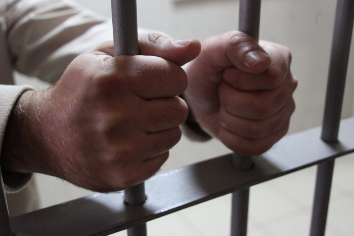    Образ «справедливого и мудрого» вора в законе не надо романтизировать.