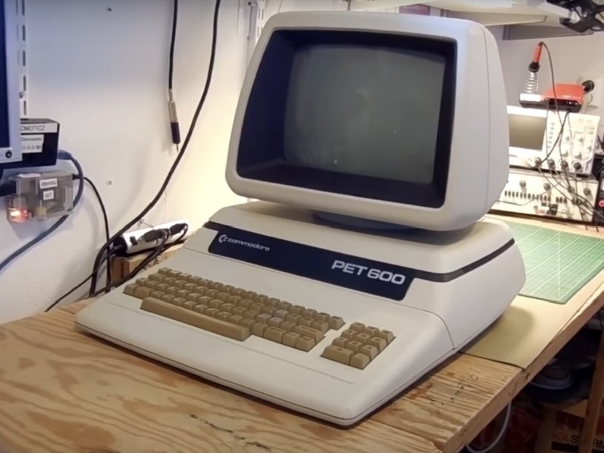    YouTube запустили на древнем компьютере Commodore PET 600