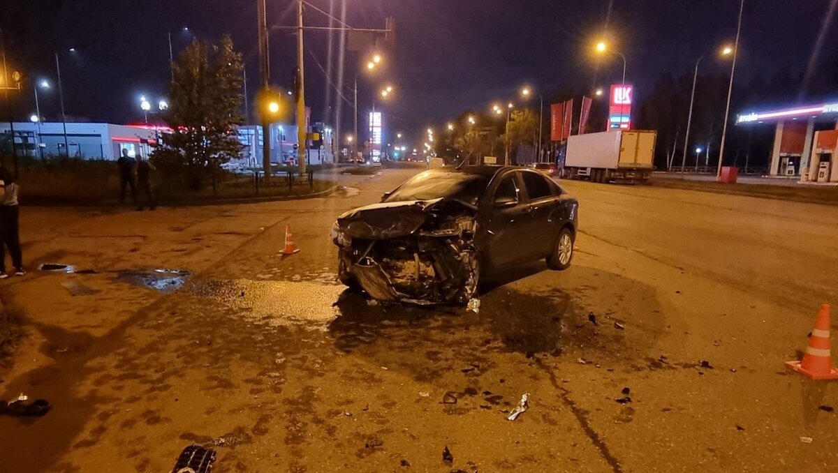     Авария в столице Удмуртии произошла около половины девятого вечера 31 июля.