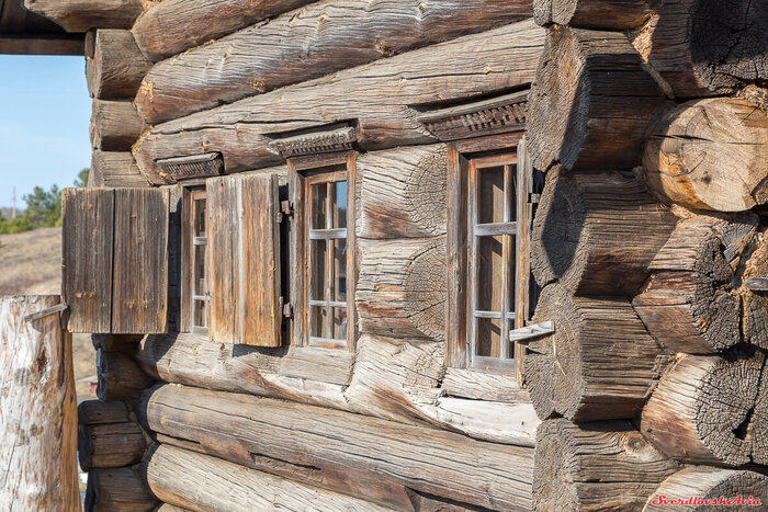 Сегодня очередная серия рассказа о музее деревянного зодчества в поселке Нижняя Синячиха. В этом музее находятся образцы деревянного домостроения привезенные из деревень и сел Свердловской области.