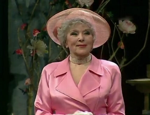 Вера Васильева в спектакле "Орнифль"