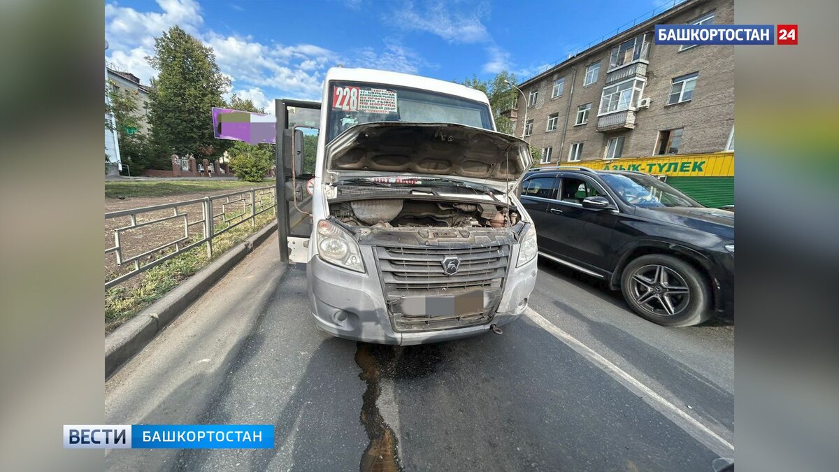    Пассажирка Renault Fluence пострадала в ДТП с участием пассажирской “Газели” в Уфе