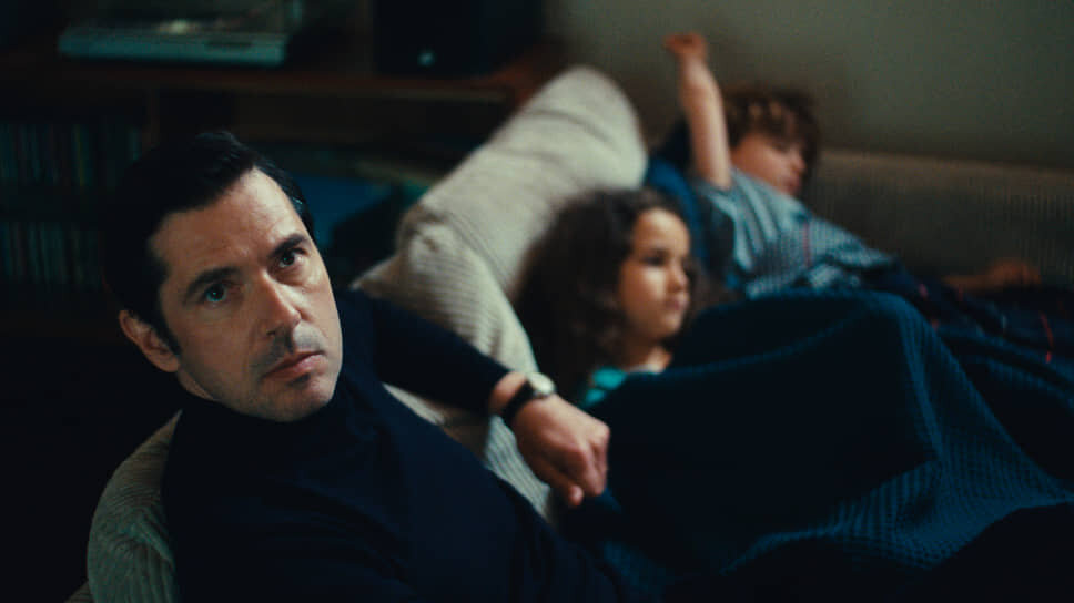 Фото: Canal+📷Большая часть фильма проходит под присмотром тирана-мужа (Мельвиль Пупо)