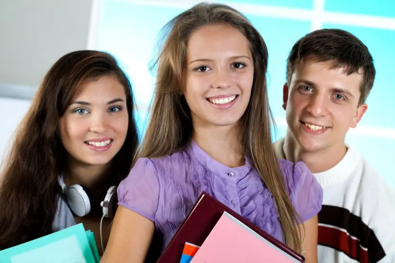 После 17-ти лет придётся идти на работу. Фото: incolink.ru