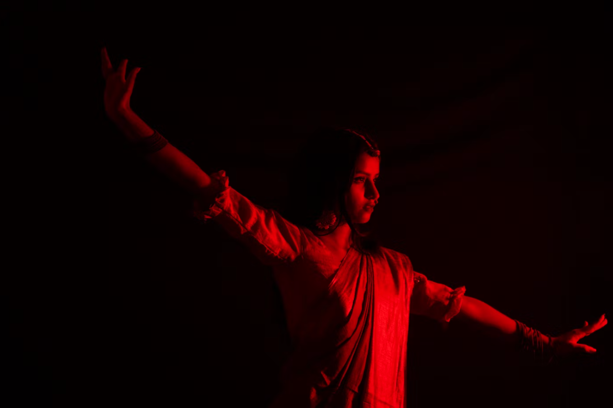 Правая рука и левая рука являются частью нашего тела. Также и каждый из нас является частью чего-то большего.