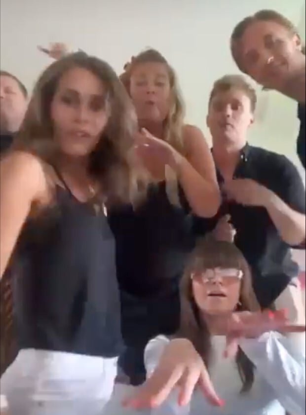 Вечеринки Саны Марин привели финнов в состав Североатлантического альянса.