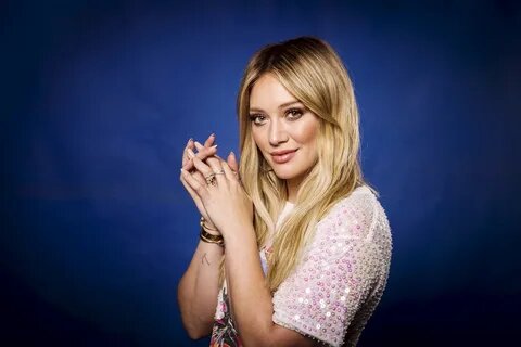 Хилари Дафф. Источник фото: https://ru.wallpaper.mob.org/pc/image/celebrity-hilary_duff-actress-american-blonde-hazel_eyes-smile-926334.html