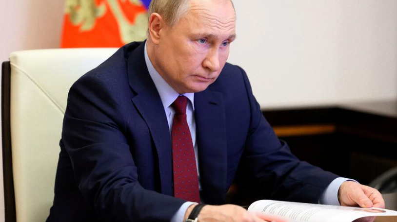 Владимир Путин. Вершина глубокой тёмной пирамиды © AP
