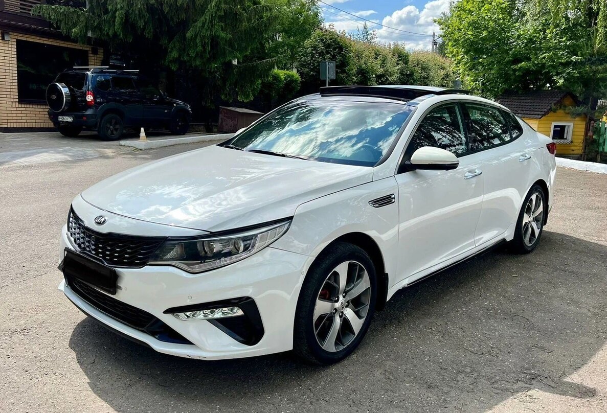 Kia Optima GT.