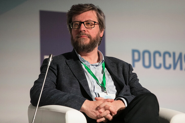   Финальную точку в разговоре поставил Лукьянов: «Нет такой запутанности, которую русский человек не мог бы распутать и потом суверенно запутать по-новому, чтобы другой не разобрался. И в этом наша сила» Фото: «БИЗНЕС Online»