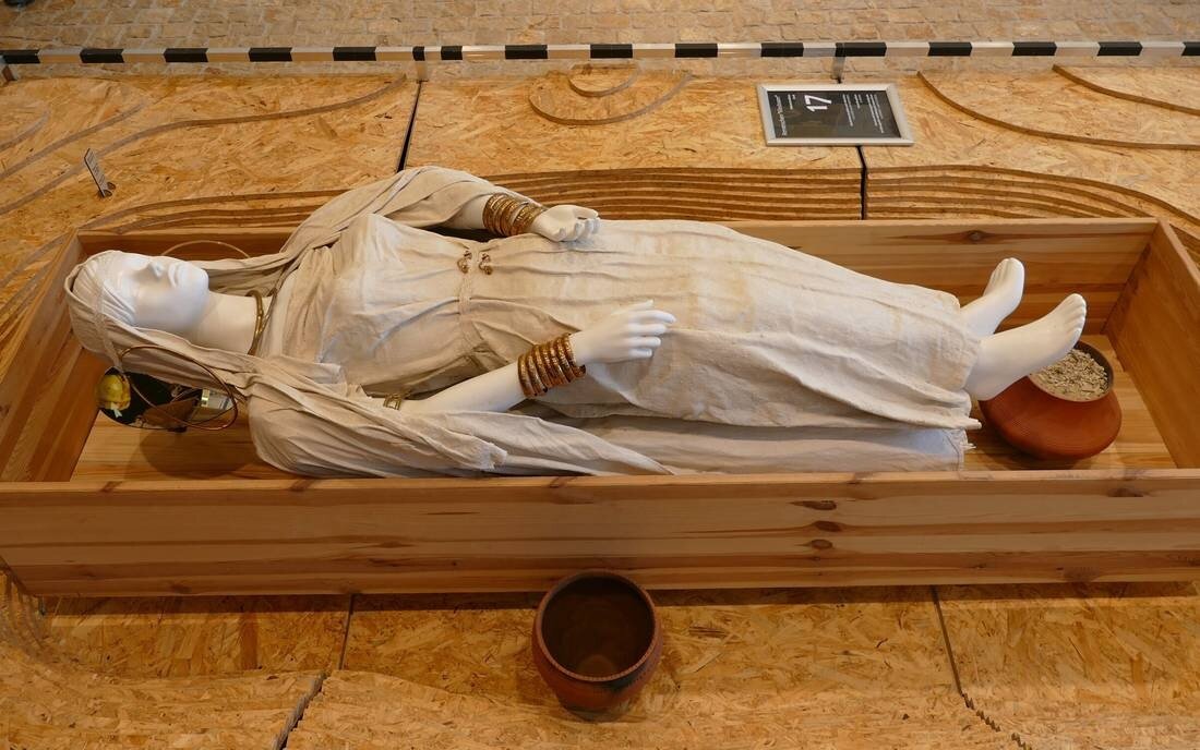 Реконструкция погребения "Шенгенской принцессы".