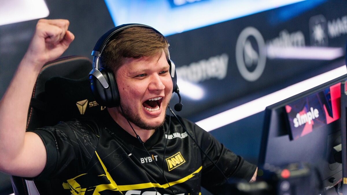     Александр s1mple Костылев