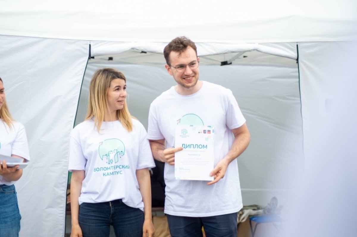    100-летний кирпич достали волонтёры из реки в Мурманской области