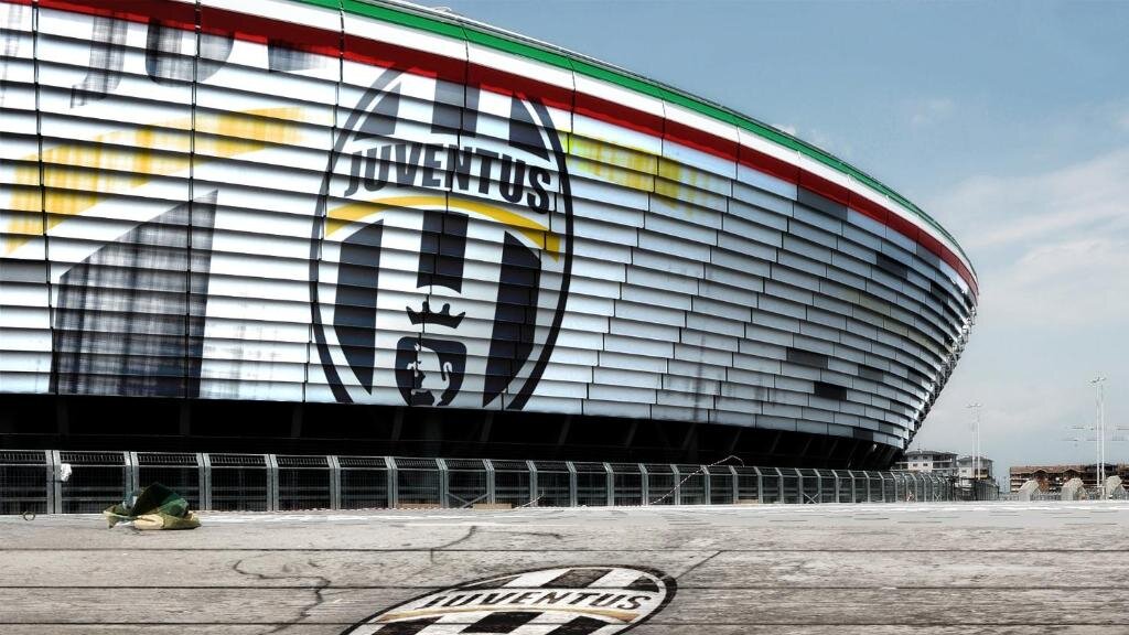  «Ювентус Стэдиум»  не просто один из самых новых стадионов Италии, а целый развлекательный комплекс, где каждый найдёт себе занятие по душе. Большинство футбольных фанатов считает его лучшим в стране.