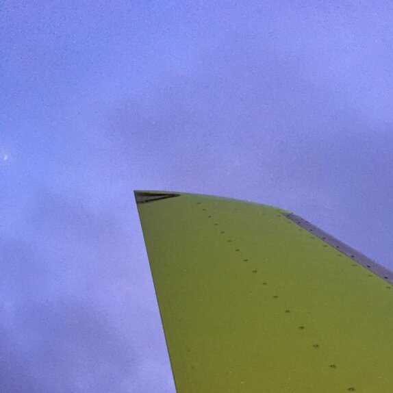 след попадания молнии в законцовку крыла