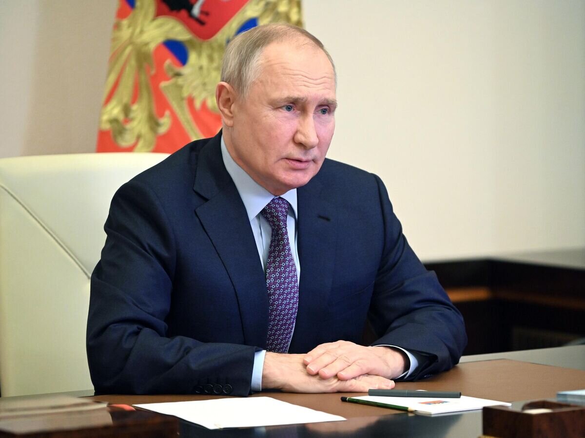    Президент РФ Владимир Путин проводит оперативное совещание с постоянными членами Совета безопасности РФ© РИА Новости / Павел Быркин