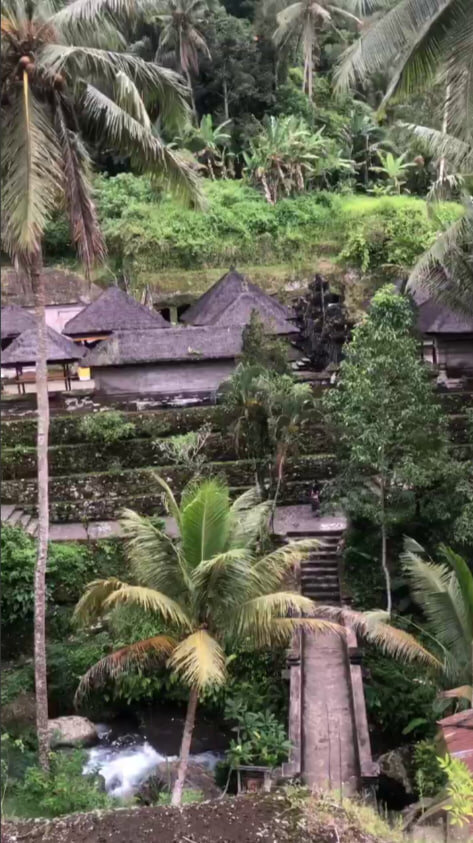 Вид на храм сверху