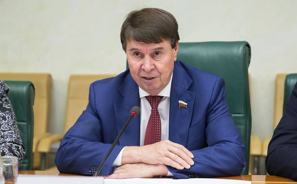 Сергей Цеков, сенатор, не знающий законов РФ и интерпретирующий их, как угодно.
