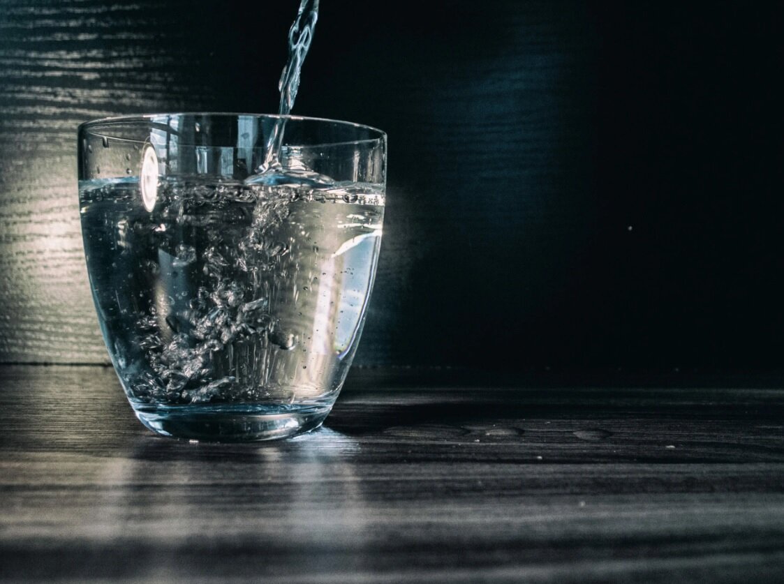 вода