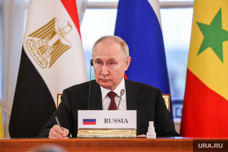    ЮАР может изменить свое законодательство, чтобы Владимир Путин посетил саммит БРИКС в августе, несмотря на ордер на арест