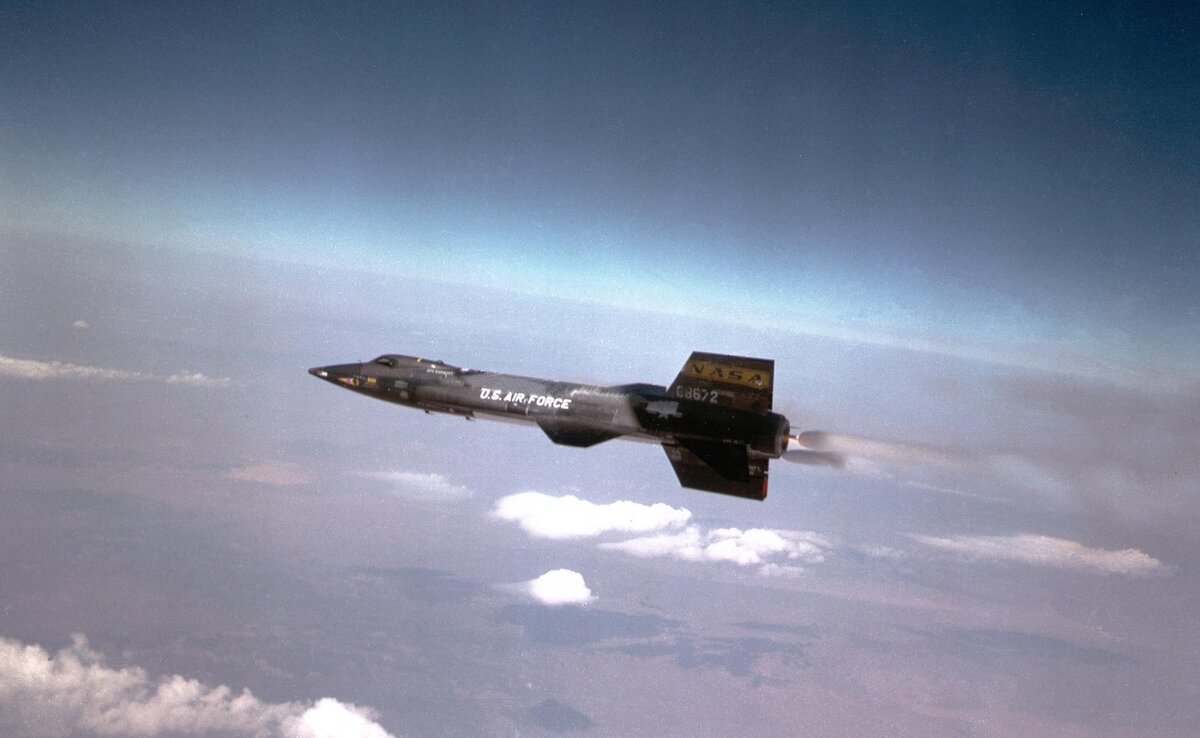 North American X-15 в полете.