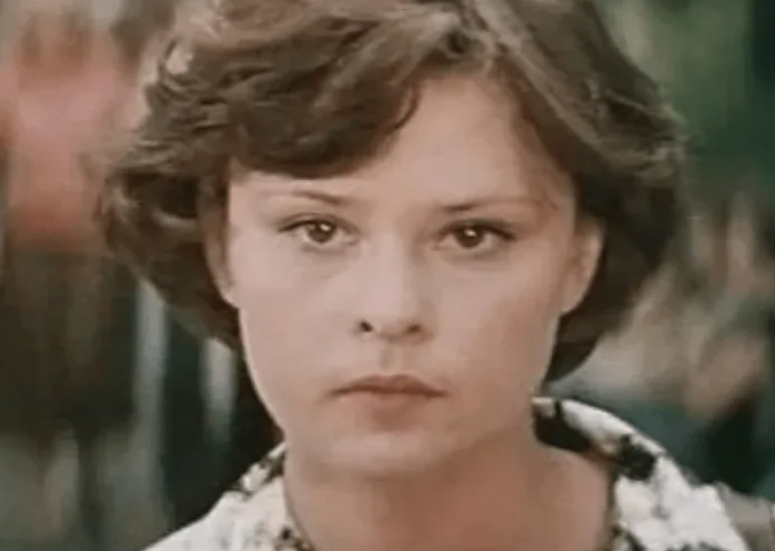 Жизнь Анастасии Ивановой трагически оборвалась в 34 года, но за время работы в кино она успела завоевать сердца миллионов зрителей.-2