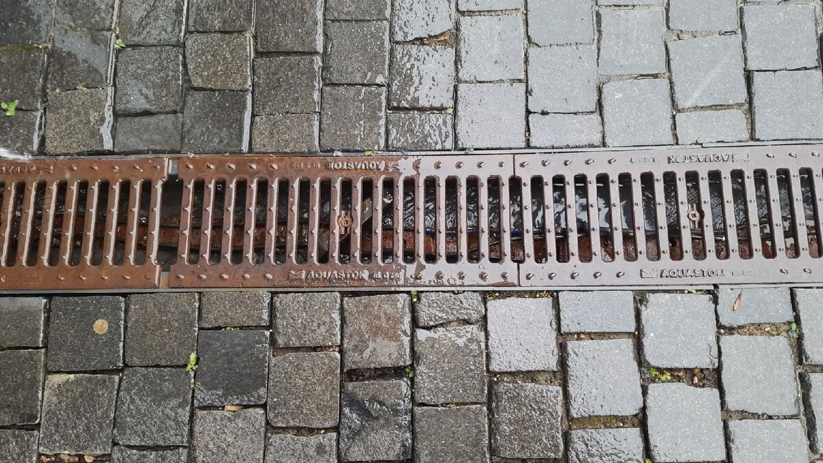     Ремонт ливневых канализаций на четырех участках в Нижнем Новгороде обойдется в 4,9 млн рублей. В настоящее время идет поиск подрядчика, который проведет работы. Об этом говорится в документации на портале госзакупок.