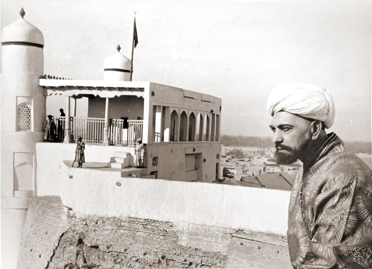Кадр из фильма «Минарет смерти», 1924 год.