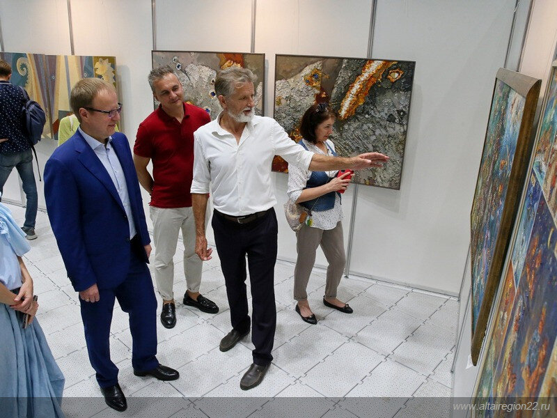 Листайте вправо, чтобы увидеть больше изображений