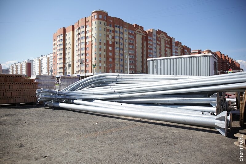    На участке, прилегающем к Южному шоссе, до конца следующей недели уложат нижний слой асфальта.