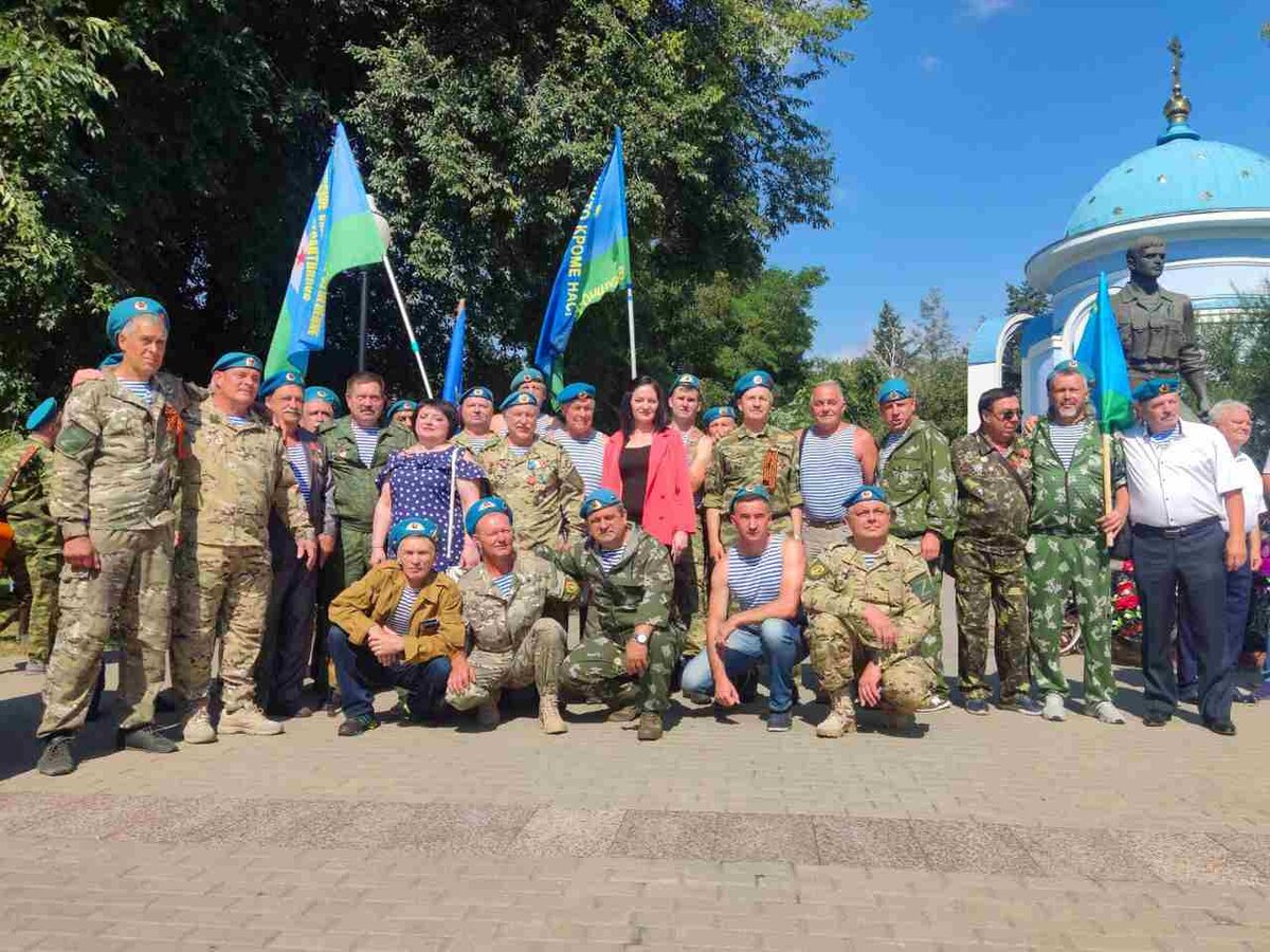 На родине ВДВ отметили очередную годовщину образования Воздушно-десантных  войск | Горком36 | Воронеж | Дзен