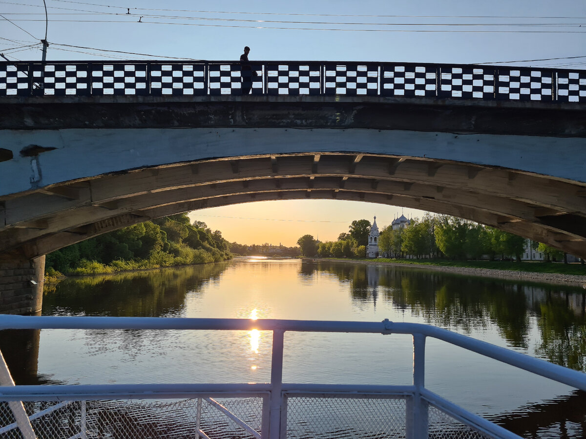 На корабле вдоль по Вологде реке. Или водная экскурсия в городе Вологда |  Семь вёрст не крюк | Дзен