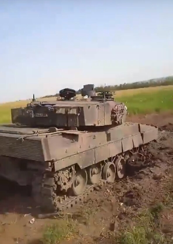 Подбитый танк Leopard в зоне СВО