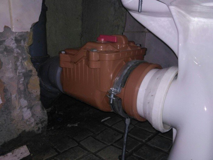 Обратный клапан для канализации, как и куда правильно поставить? | Василий  | Дзен