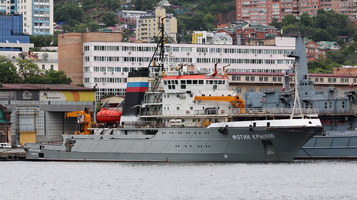 Спасательный буксир "Фотий Крылов". Фото с сайта "Водный транспорт".