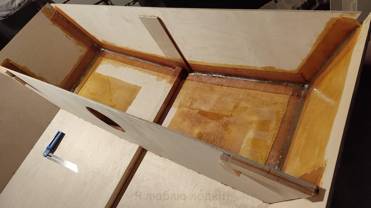 Швы кормового блока плавучести оклеены