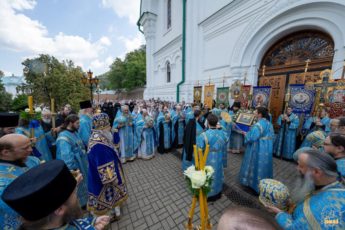 Смысл праздника успения богородицы. Кузьминки Церковь Влахернской Божией матери. Храм Влахернской иконы в Кузьминках. Влахернская икона Божией матери в Кузьминках. Церковь Влахернской иконы Божией матери в усадьбе Кузьминки.