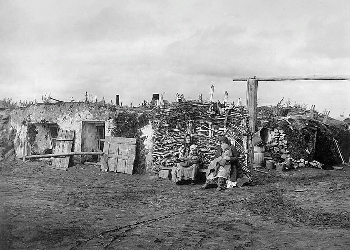 Дом, двор и земляная баня. Русские. Челябинская обл. (Оренбургская губ.). 1908 г.