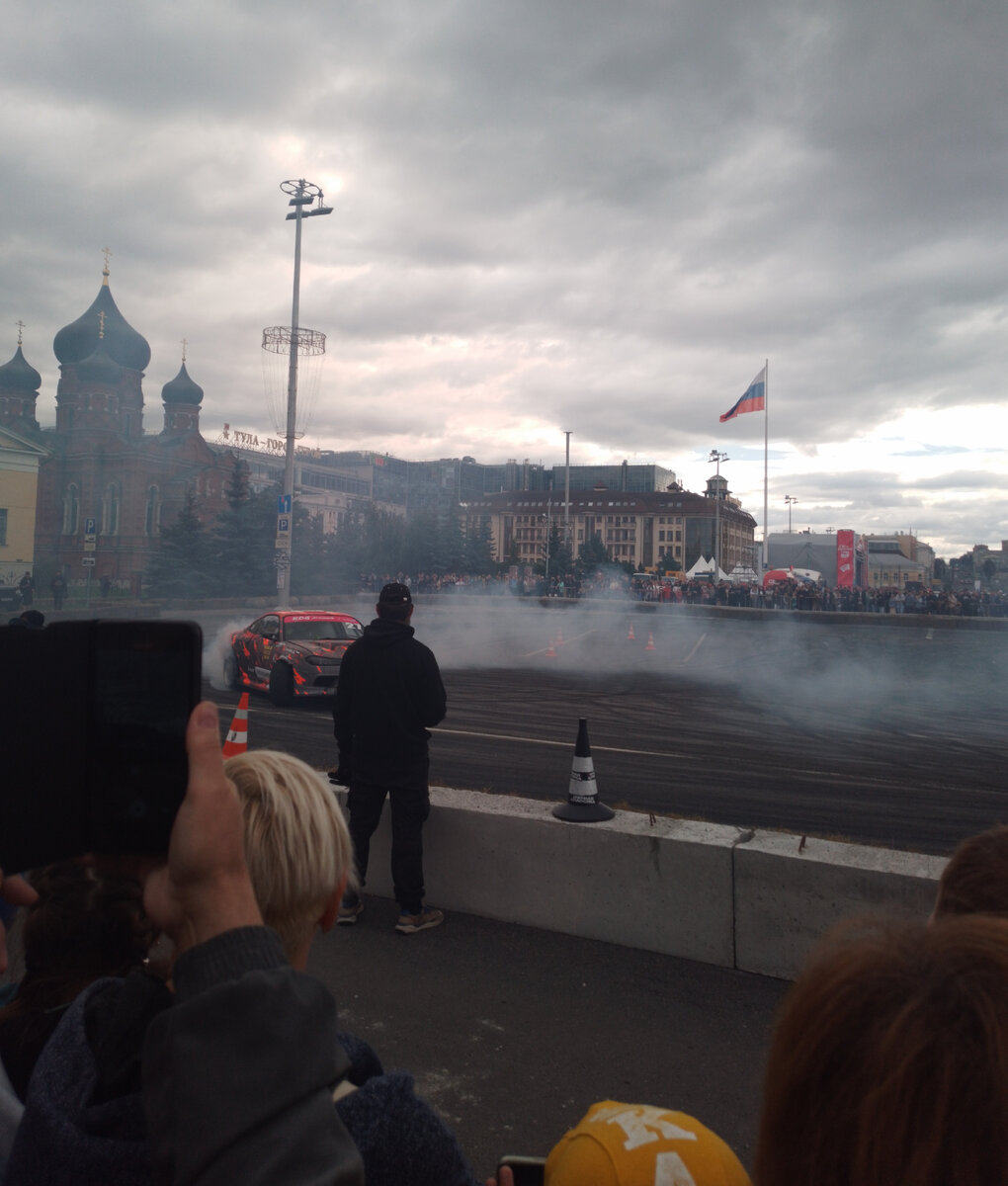 Нашему городу -877, но он  как всегда молод, красив, хорош собой, да ещё в в полном расцвете сил, радует своих жителей и гостей, историческими  памятниками, итересными музеями, замечательными...-31