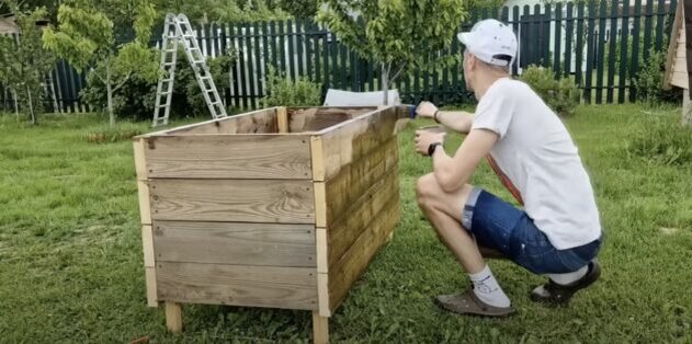 Участок будет выглядеть аккуратнее, а ухаживать за растениями станет проще.-11