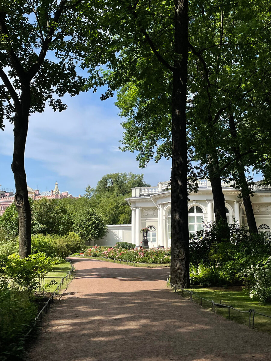 Павильон Росси в Аничковом саду