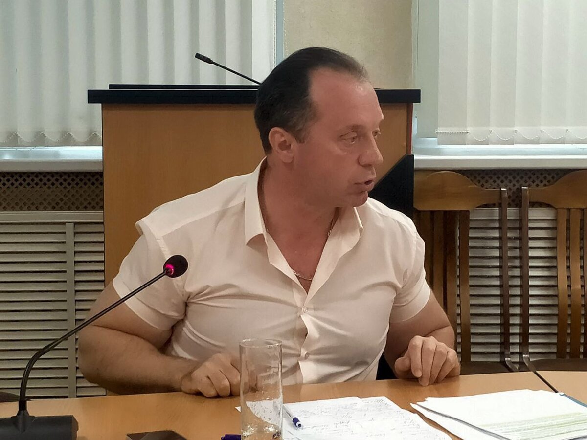    Супермен Антошин займется украшением Брянска по-новому avchernov