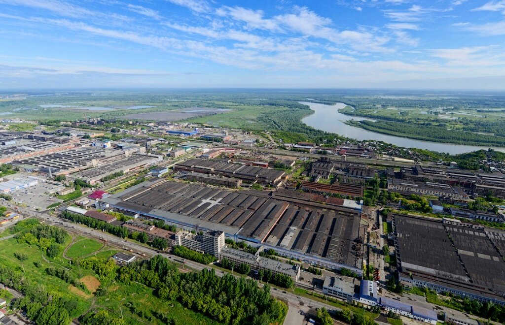 Барнаул производитель. Алтайский моторный завод Барнаул. Барнаульский шинный комбинат. Промышленная зона Барнаул. Барнаул заводы.