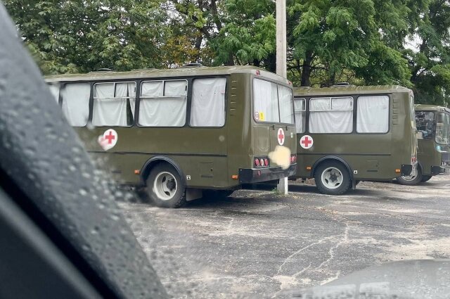    Военный медтранспорт. Фото: Группа волонтёров "Стерильность - фронту"