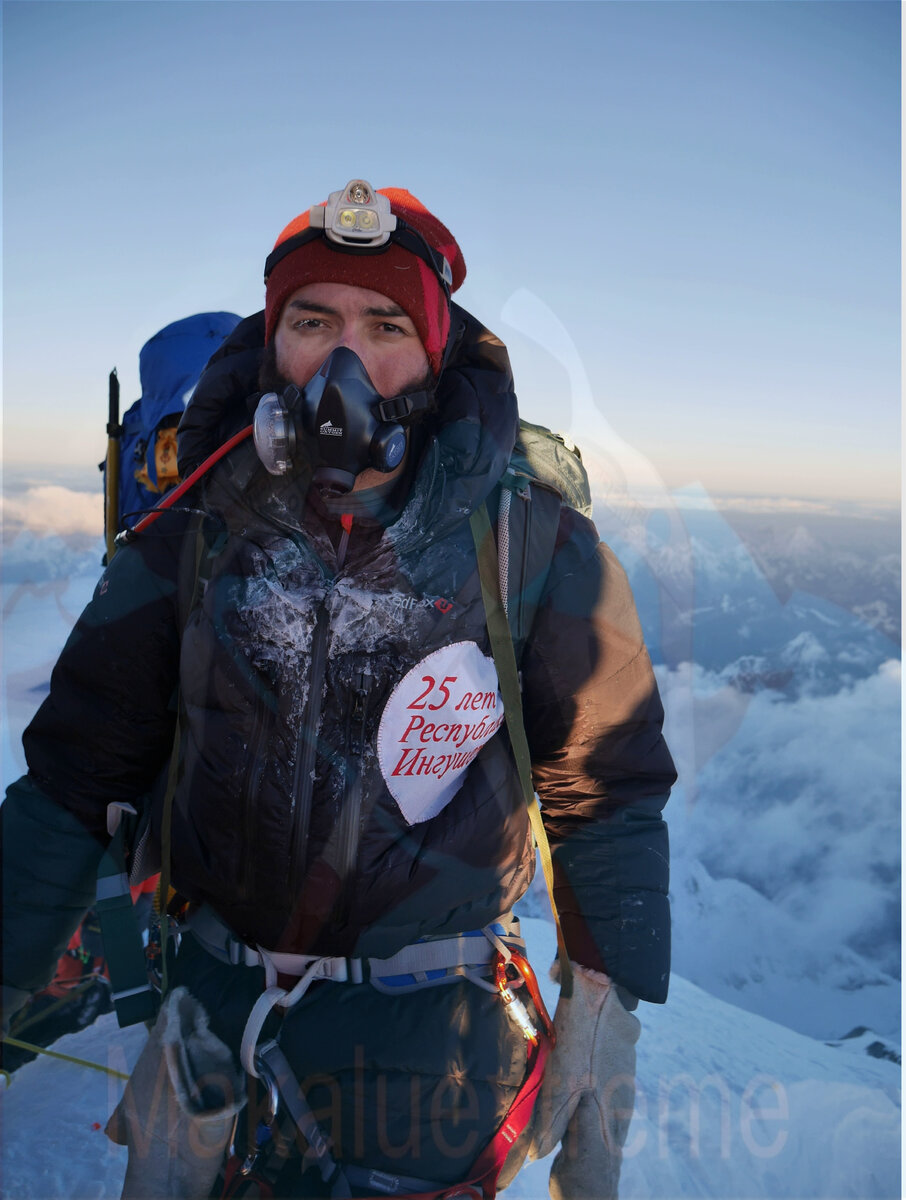 Первый в истории Ингуш, Магомед Дзейтов на Вершине Эвереста с командой Макалу Экстрим