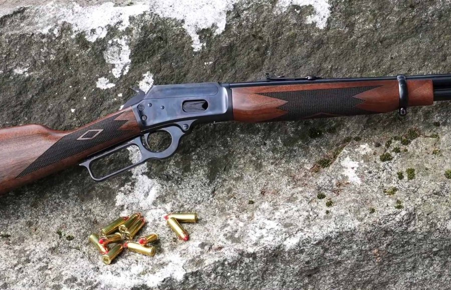 Все картинки взяты из открытых источников. Модель 1894 Classic под патрон .44 Rem Mag. Это новейшая винтовка Marlin с рычажным затвором, предлагаемая Ruger.